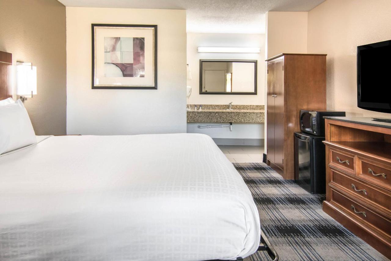 Americas Best Value Inn Perry Exterior photo